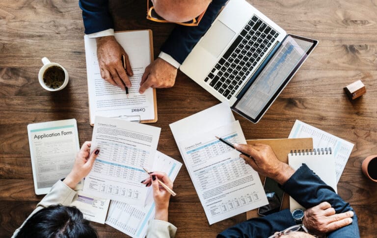 Eksport dóbr luksusowych do Australii – jak dotrzeć do zamożnych klientów?